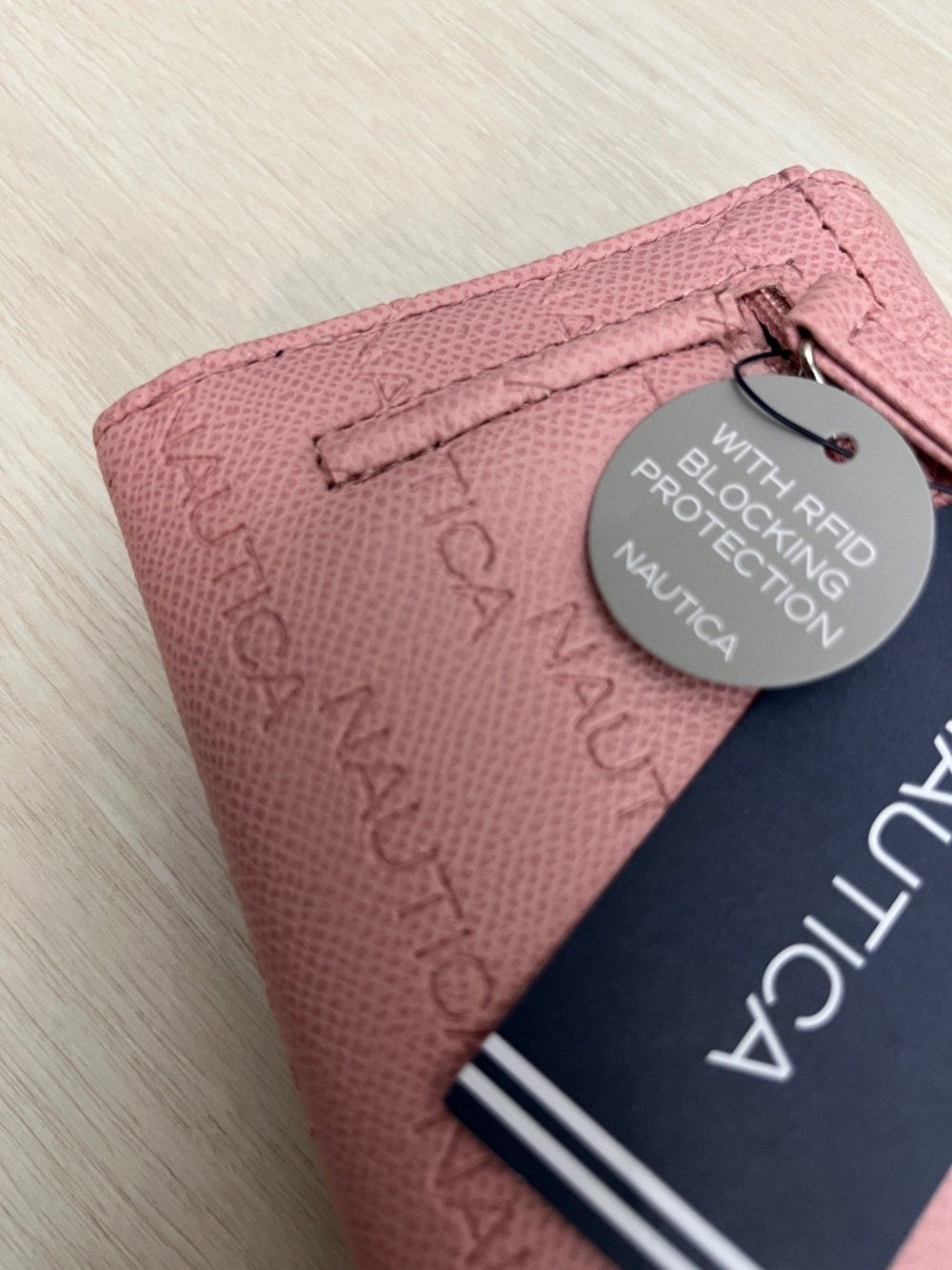 New Nautica Woman’s Pick Wallet - Picture 13 of 13